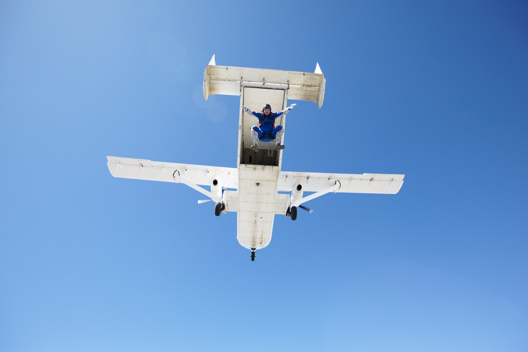 7-AlexHKSkyVan